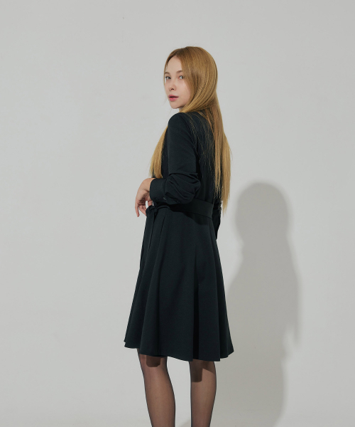 BELLEMA（ベルマ）の「hidden button belted shirt dress（ワンピース・レディース・ブラック・FREE）」の2枚目の写真