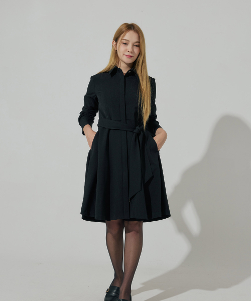 BELLEMA（ベルマ）の「hidden button belted shirt dress（ワンピース・レディース・ブラック・FREE）」の4枚目の写真