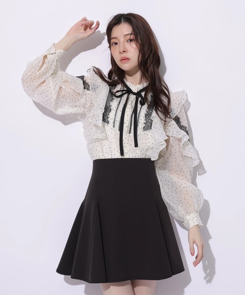 Rirandture(リランドチュール)の「ドットラッフルブラウス(シャツ/ブラウス・レディース・オフホワイト・2)」の4枚目の写真