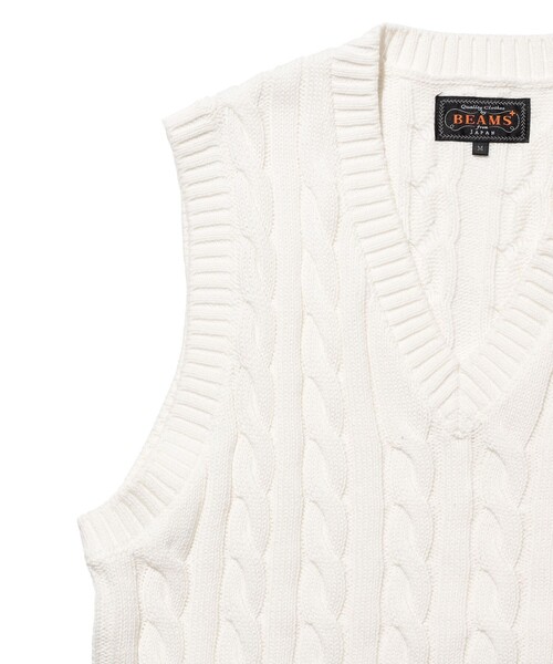 BEAMS PLUS(ビームスプラス)の「V-Neck Vest Cable(ニット/セーター・メンズ・ブラウン/ブルー/ベージュ/ホワイト/ネイビー/イエロー/グレー/オリーブ/ブラック/レッド・SMALL/MEDIUM/X-LARGE/LARGE)」の17枚目の写真