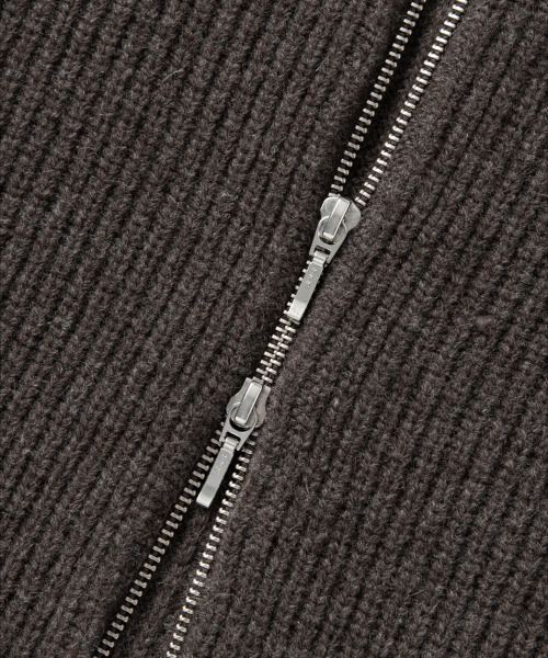 NONBLANK(ノンブランク)の「ルーズフィットジップアップカラーニット_MELANGE BROWN(ニット/セーター・メンズ・ブラウン・M/XL/L)」の5枚目の写真