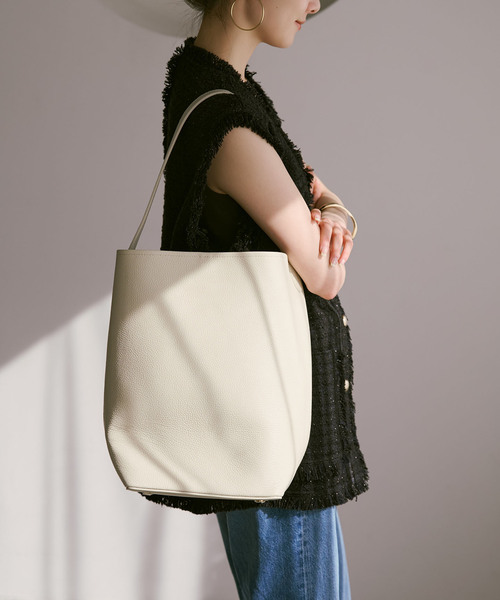 INNUE（イヌエ）の「《追加》INNUE/イヌエ レザートートBAG（ショルダーバッグ・レディース・ブラック/アイボリー/ブラウン・FREE）」の8枚目の写真