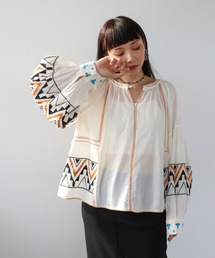 Three Four Time | コットンレーヨン刺繍ブラウス(シャツ/ブラウス)