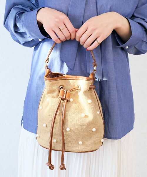 le.coeur blanc（ルクールブラン）の「パール付き巾着トート（トートバッグ・レディース・ブラウン/ブラック・FREE）」の2枚目の写真