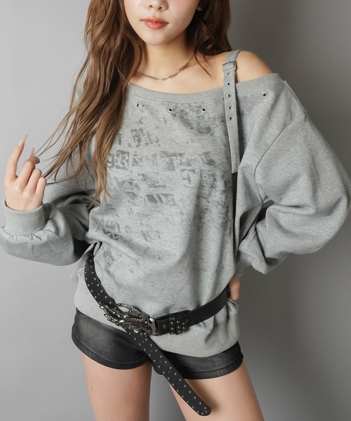 SPINNS(スピンズ)の「ラフなのに女っぽい★ワンショルスウェット(スウェット・レディース・オフホワイト/チャコール/グレー・ONESIZE)」の1枚目の写真