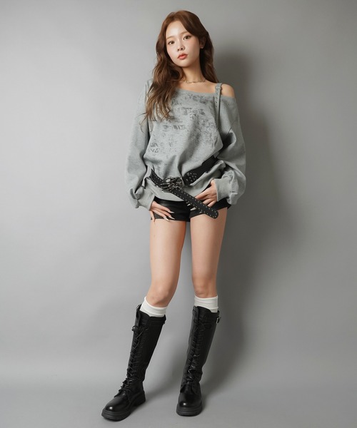 SPINNS(スピンズ)の「ラフなのに女っぽい★ワンショルスウェット(スウェット・レディース・オフホワイト/チャコール/グレー・ONESIZE)」の15枚目の写真
