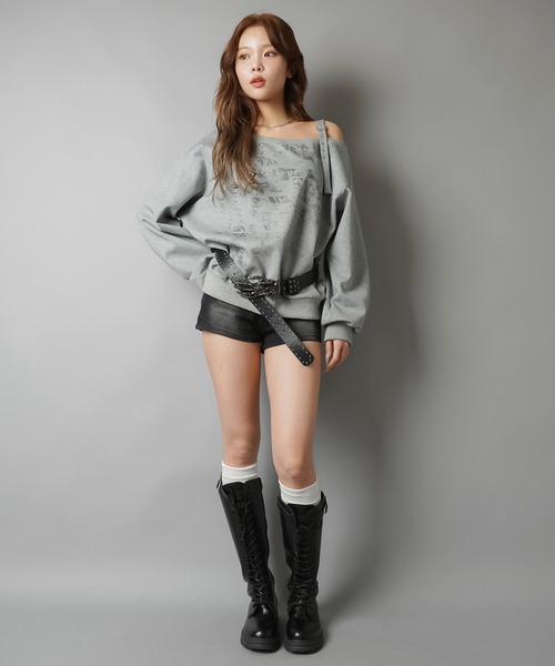 SPINNS(スピンズ)の「ラフなのに女っぽい★ワンショルスウェット(スウェット・レディース・オフホワイト/チャコール/グレー・ONESIZE)」の17枚目の写真