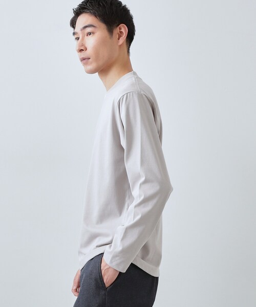 THE SHOP TK （ザ ショップ ティーケー ）の「【ジャケットインにもおすすめ】きれいめ長袖Tシャツ 洗濯機OK（Tシャツ/カットソー・メンズ・オフホワイト/ネイビー/ライトグレー・02/04/03/01）」の8枚目の写真