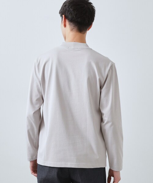THE SHOP TK （ザ ショップ ティーケー ）の「【ジャケットインにもおすすめ】きれいめ長袖Tシャツ 洗濯機OK（Tシャツ/カットソー・メンズ・オフホワイト/ネイビー/ライトグレー・02/04/03/01）」の9枚目の写真