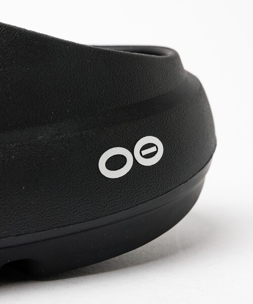 OOFOS(ウーフォス)の「【OOFOS/ウーフォス】OOcloog+ / ウークロッグプラス(サンダル・レディース・ブラック・23/24/25)」の5枚目の写真