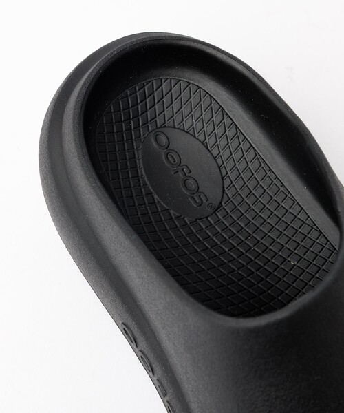 OOFOS(ウーフォス)の「【OOFOS/ウーフォス】OOcloog+ / ウークロッグプラス(サンダル・レディース・ブラック・23/24/25)」の2枚目の写真