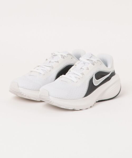 NIKE（ナイキ）の「《NIKE》ウィメンズ　ダウンシフター　１４（スニーカー・レディース・ホワイト×ブラック/ブラック×ホワイト/ホワイト系その他/ホワイト×ホワイト/ブラック×ブラック/ホワイト系その他2/ライトピンク・23.5cm/24.5cm/23.0cm/24.0cm/25.0cm/22.5cm）」の5枚目の写真