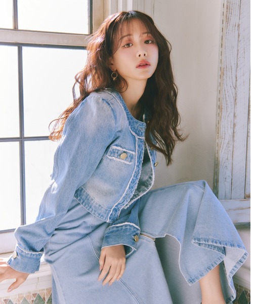 rienda（リエンダ）の「【森香澄さん着用】ノーカラーフリンジデニムジャケット 春服（ノーカラージャケット・レディース・ブルー/ライトブルー・SMALL/MEDIUM）」の22枚目の写真