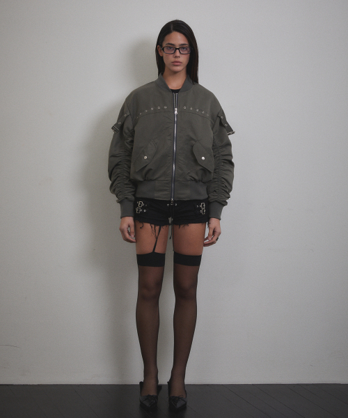 VOONT(ブント)の「Eyelet Strap MA-1 Jacket (KHAKI)(ブルゾン・レディース・カーキ・OS)」の18枚目の写真