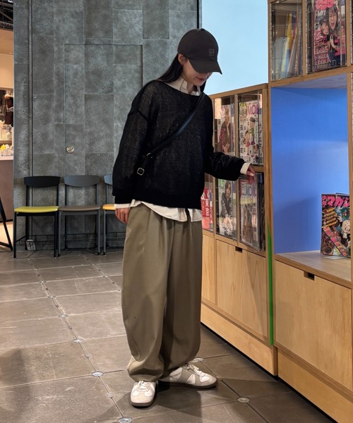 COLONY 2139(コロニートゥーワンスリーナイン)の「2タックカーブスラックス(スラックス・レディース・サンドベージュ/ブラック/グレー・X-SMALL/SMALL/MEDIUM)」の17枚目の写真