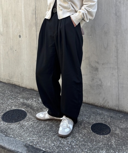 COLONY 2139(コロニートゥーワンスリーナイン)の「2タックカーブスラックス(スラックス・レディース・サンドベージュ/ブラック/グレー・X-SMALL/SMALL/MEDIUM)」の5枚目の写真