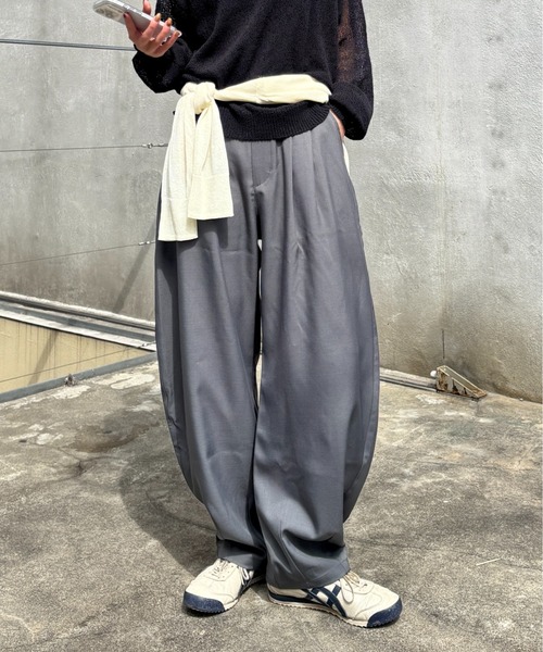 COLONY 2139(コロニートゥーワンスリーナイン)の「2タックカーブスラックス(スラックス・レディース・サンドベージュ/ブラック/グレー・X-SMALL/SMALL/MEDIUM)」の8枚目の写真