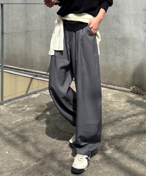 COLONY 2139(コロニートゥーワンスリーナイン)の「2タックカーブスラックス(スラックス・レディース・サンドベージュ/ブラック/グレー・X-SMALL/SMALL/MEDIUM)」の9枚目の写真