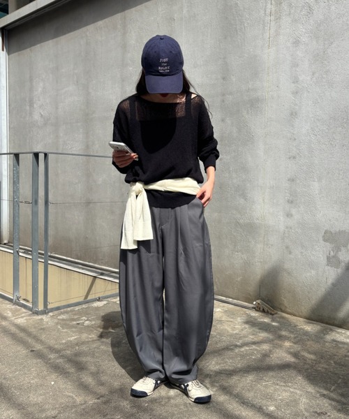 COLONY 2139(コロニートゥーワンスリーナイン)の「2タックカーブスラックス(スラックス・レディース・サンドベージュ/ブラック/グレー・X-SMALL/SMALL/MEDIUM)」の11枚目の写真