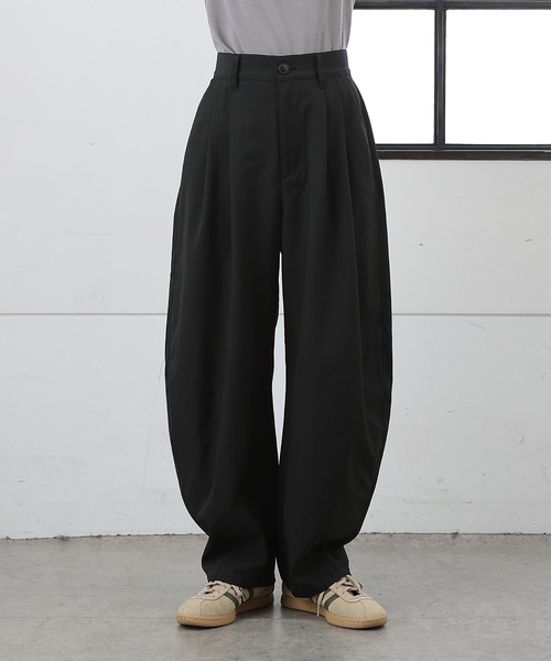 COLONY 2139(コロニートゥーワンスリーナイン)の「2タックカーブスラックス(スラックス・レディース・サンドベージュ/ブラック/グレー・X-SMALL/SMALL/MEDIUM)」の18枚目の写真