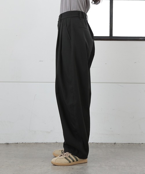 COLONY 2139(コロニートゥーワンスリーナイン)の「2タックカーブスラックス(スラックス・レディース・サンドベージュ/ブラック/グレー・X-SMALL/SMALL/MEDIUM)」の19枚目の写真