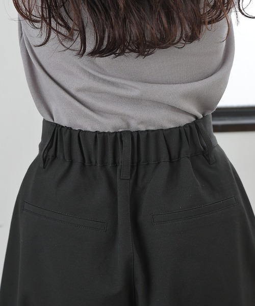 COLONY 2139(コロニートゥーワンスリーナイン)の「2タックカーブスラックス(スラックス・レディース・サンドベージュ/ブラック/グレー・X-SMALL/SMALL/MEDIUM)」の22枚目の写真