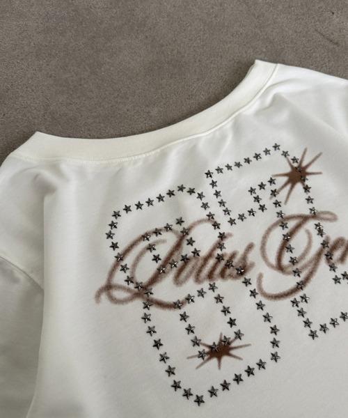 lilful(リルフル)の「【26年春夏新作】スタースタッズナンバリングデザイン ぼかしロゴ ワンショルトップス(Tシャツ/カットソー・レディース・ブラック/ブルー/ホワイト・F)」の17枚目の写真