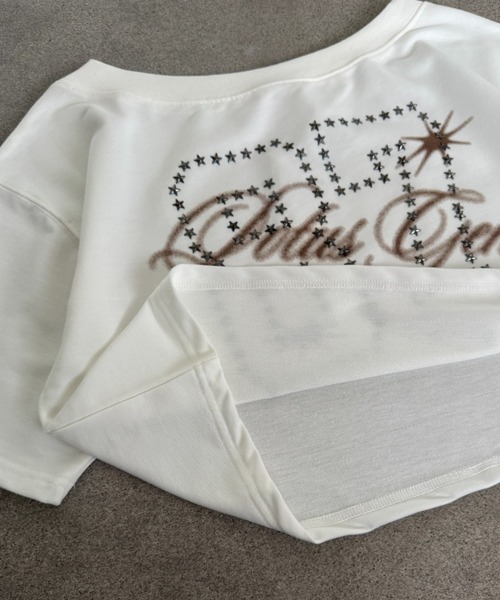 lilful(リルフル)の「【26年春夏新作】スタースタッズナンバリングデザイン ぼかしロゴ ワンショルトップス(Tシャツ/カットソー・レディース・ブラック/ブルー/ホワイト・F)」の19枚目の写真