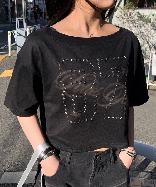 lilful(リルフル)の「【26年春夏新作】スタースタッズナンバリングデザイン ぼかしロゴ ワンショルトップス(Tシャツ/カットソー・レディース・ブラック/ブルー/ホワイト・F)」の10枚目の写真