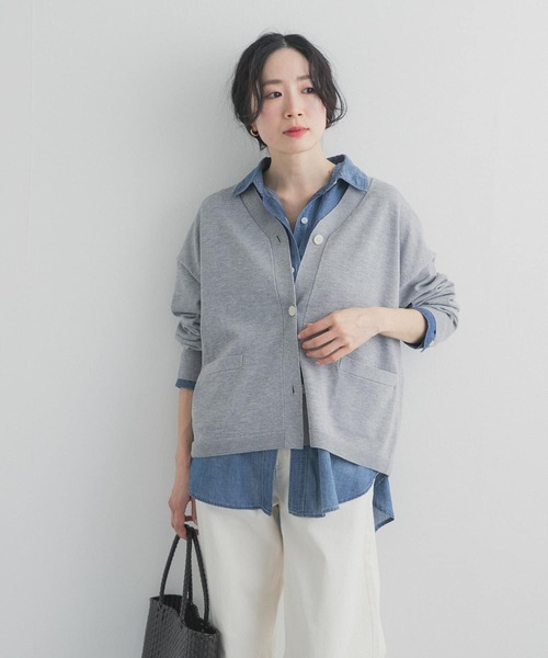 URBAN RESEARCH DOORS（アーバンリサーチドアーズ）の「ウォッシャブルブライトカーディガン｜春服/春ニット/洗濯可/オフィスカジュアル/通勤（カーディガン/ボレロ・レディース・オートミール/ライトグレー・FREE）」の14枚目の写真
