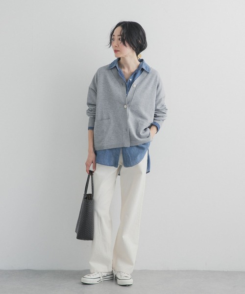 URBAN RESEARCH DOORS（アーバンリサーチドアーズ）の「ウォッシャブルブライトカーディガン｜春服/春ニット/洗濯可/オフィスカジュアル/通勤（カーディガン/ボレロ・レディース・オートミール/ライトグレー・FREE）」の15枚目の写真