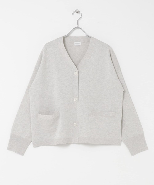 URBAN RESEARCH DOORS（アーバンリサーチドアーズ）の「ウォッシャブルブライトカーディガン｜春服/春ニット/洗濯可/オフィスカジュアル/通勤（カーディガン/ボレロ・レディース・オートミール/ライトグレー・FREE）」の7枚目の写真