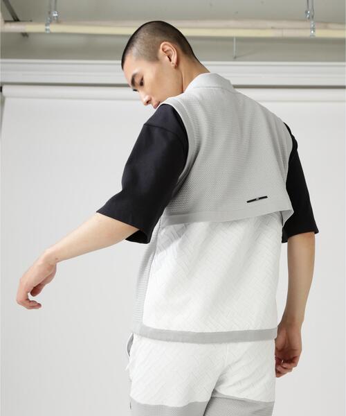 PEARLY GATES(パーリーゲイツ)の「【PGG】【直営店舗&公式オンライン限定】ポリエステルヤーンmmジップアップニットベスト (MENS)(ニット/セーター・メンズ・ネイビー/グレー・MEDIUM/LARGE)」の16枚目の写真