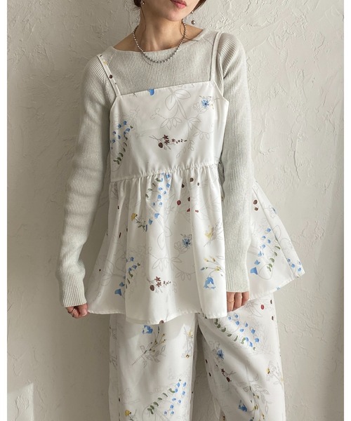 She's Closet（シーズクローゼット）の「フラワープリント 花柄キャミソール ビスチェ パンツスタイル 上下 セットアップ（セットアップ・レディース・オフホワイト/ネイビー/ブラック・FREE）」の10枚目の写真