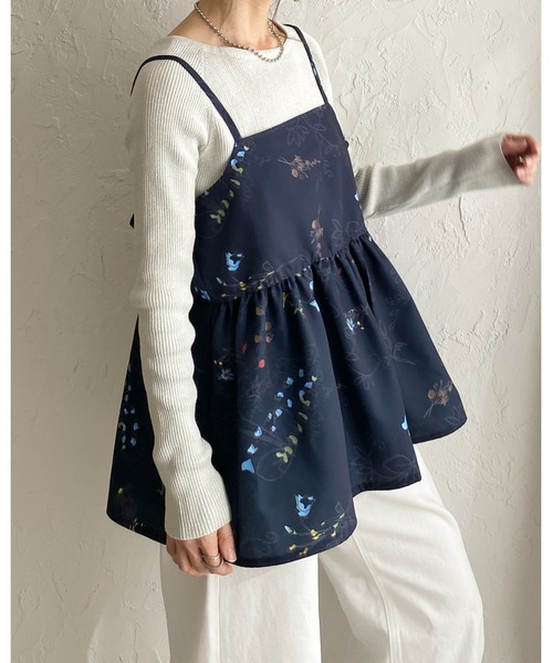She's Closet（シーズクローゼット）の「フラワープリント 花柄キャミソール ビスチェ パンツスタイル 上下 セットアップ（セットアップ・レディース・オフホワイト/ネイビー/ブラック・FREE）」の15枚目の写真