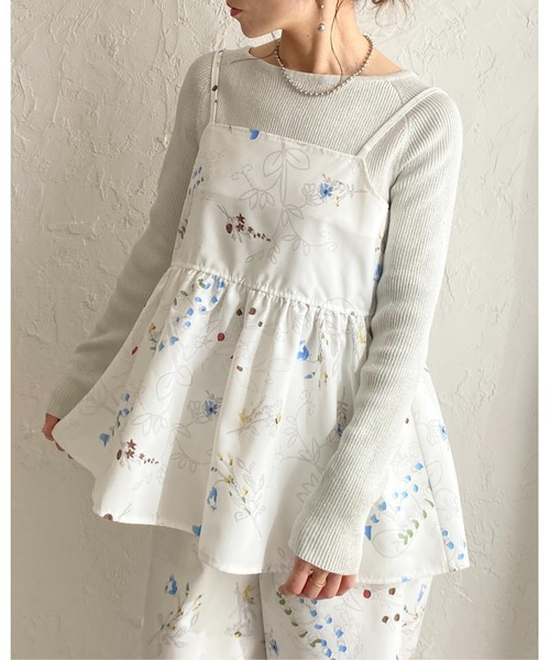 She's Closet（シーズクローゼット）の「フラワープリント 花柄キャミソール ビスチェ パンツスタイル 上下 セットアップ（セットアップ・レディース・オフホワイト/ネイビー/ブラック・FREE）」の20枚目の写真