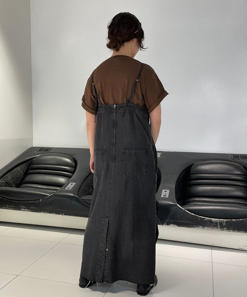 SLOBE IENA（スローブイエナ）の「《WEB限定/追加》LEDENIM ナローフレアデニムジャンパースカート（ワンピース・レディース・ブラック・38/36）」の22枚目の写真