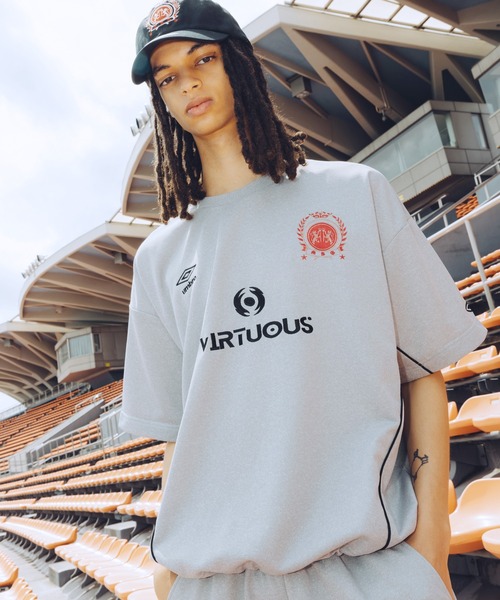 UMBRO(アンブロ)の「UMBRO別注 オーバーサイズドローコードゲームカットソー(Tシャツ/カットソー・メンズ・ネイビー/ホワイト/ブラック/グレー・S/M/L/XL)」の3枚目の写真