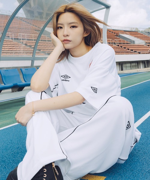 UMBRO(アンブロ)の「UMBRO別注 オーバーサイズドローコードゲームカットソー(Tシャツ/カットソー・メンズ・ネイビー/ホワイト/ブラック/グレー・S/M/L/XL)」の6枚目の写真