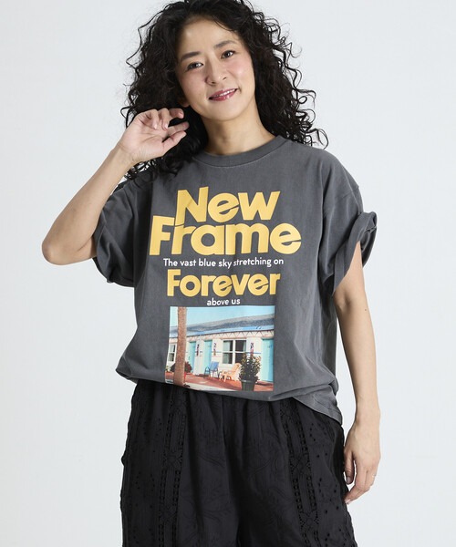 Freada(フリーダ)の「Freada/フリーダ オリジナル フォト プリント Tシャツ(Tシャツ/カットソー・レディース・ホワイト/ブラック・ONE SIZE)」の3枚目の写真