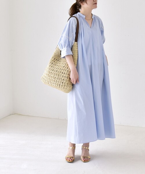 quaranciel(カランシエル)の「quaranciel:〈洗濯機可能〉ストライプ フラワー刺繍 スキッパー シャツ ワンピース(ワンピース・レディース・ライトブルー/ネイビー・ONE SIZE)」の8枚目の写真