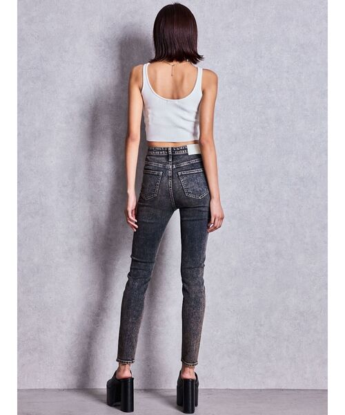 GYDA(ジェイダ)の「ハイウエストbijouスキニーデニムパンツ(デニムパンツ・レディース・インディゴブルー/ライトブルー/ブラック・SMALL/X-SMALL/MEDIUM)」の11枚目の写真