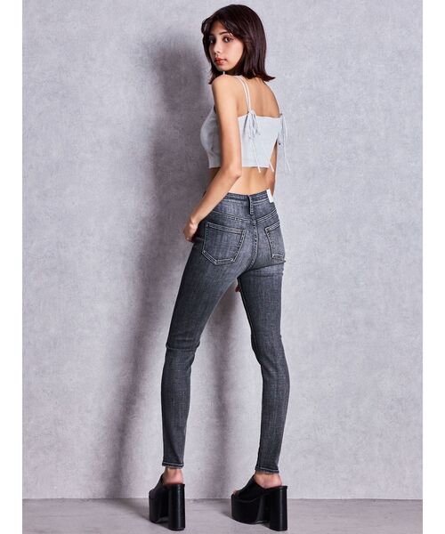 GYDA(ジェイダ)の「ハイウエストbijouスキニーデニムパンツ(デニムパンツ・レディース・インディゴブルー/ライトブルー/ブラック・SMALL/X-SMALL/MEDIUM)」の13枚目の写真