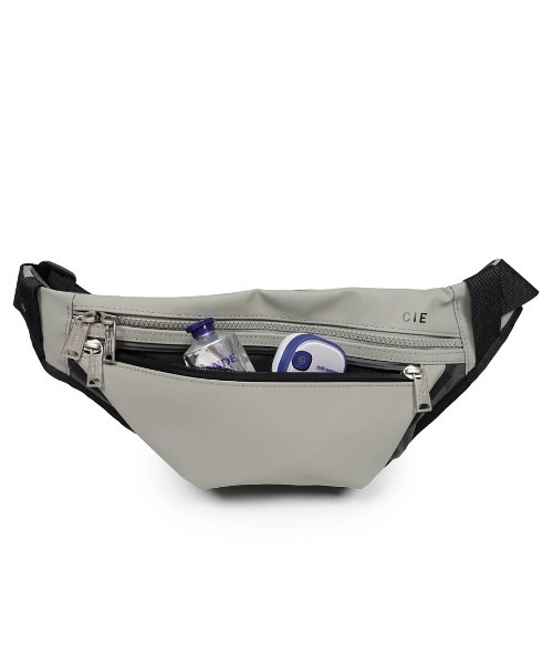 CIE(シー)の「【CIE/シー】VARIOUS SLINGBAG-S(ボディバッグ/ウエストポーチ・メンズ・ネイビー/ブラック/グレー・FREE)」の4枚目の写真