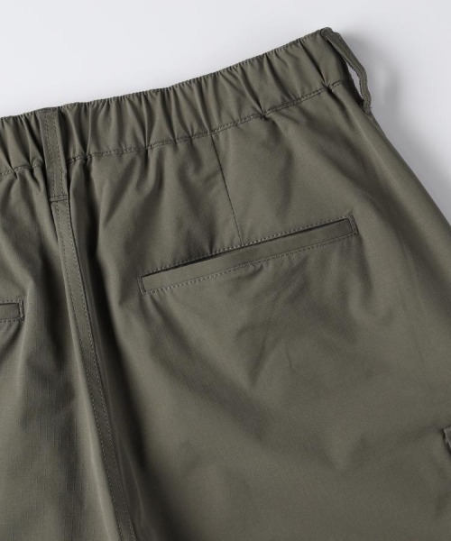 Right-on（ライトオン）の「Refurbish(リファービッシュ)ファティーグカーゴショートパンツ（その他パンツ・メンズ・ベージュ/オリーブ/ブラック・M/L/S/XL）」の4枚目の写真