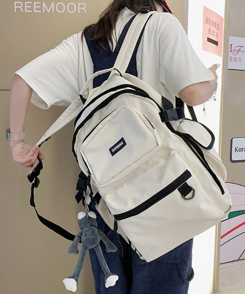 SEU(エスイーユー)の「【2WAY仕様】撥水加工×軽量0.54kg 多収納2層式PC対応ユニセックスバックパック(バックパック/リュック・レディース・ホワイト/ブラック・フリー)」の11枚目の写真