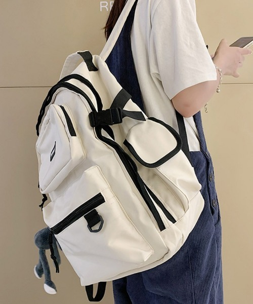 SEU(エスイーユー)の「【2WAY仕様】撥水加工×軽量0.54kg 多収納2層式PC対応ユニセックスバックパック(バックパック/リュック・レディース・ホワイト/ブラック・フリー)」の12枚目の写真