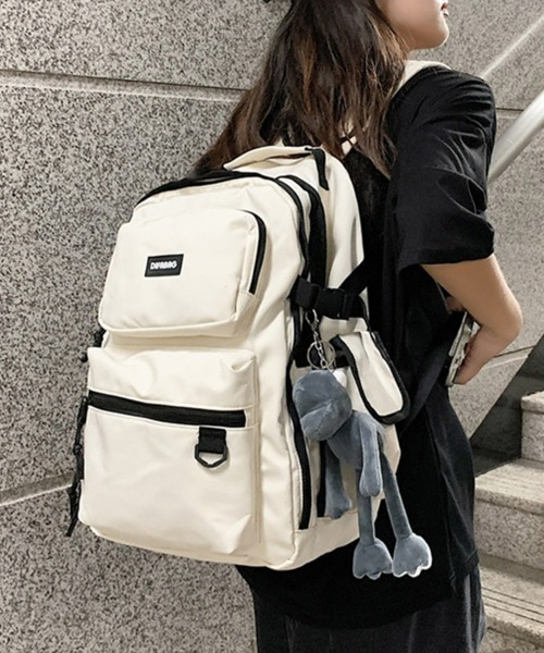 SEU(エスイーユー)の「【2WAY仕様】撥水加工×軽量0.54kg 多収納2層式PC対応ユニセックスバックパック(バックパック/リュック・レディース・ホワイト/ブラック・フリー)」の15枚目の写真