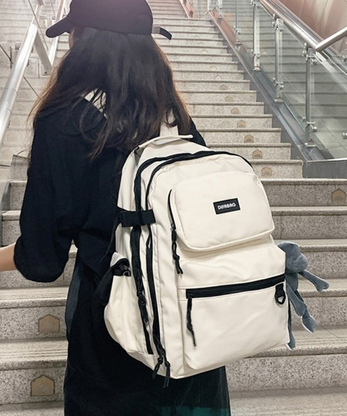 SEU(エスイーユー)の「【2WAY仕様】撥水加工×軽量0.54kg 多収納2層式PC対応ユニセックスバックパック(バックパック/リュック・レディース・ホワイト/ブラック・フリー)」の16枚目の写真