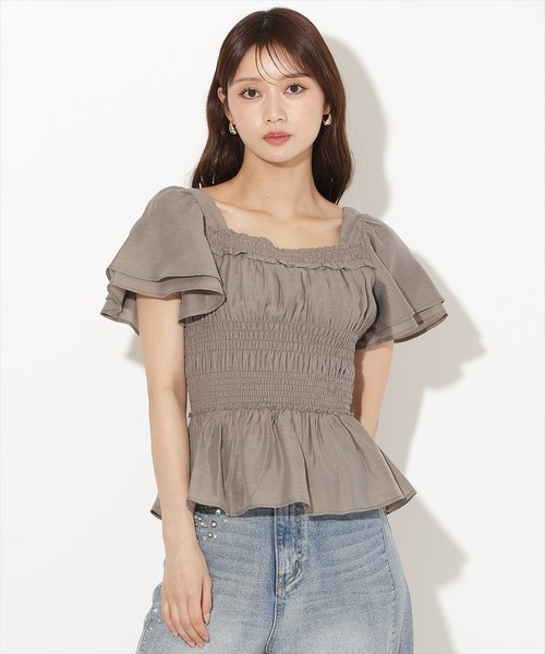 AND COUTURE(アンドクチュール)の「ウエストシャーリングブラウス(シャツ/ブラウス・レディース・ピンク/レッド/オフホワイト/ブラック/ブラウン/ブルー・FREE)」の4枚目の写真